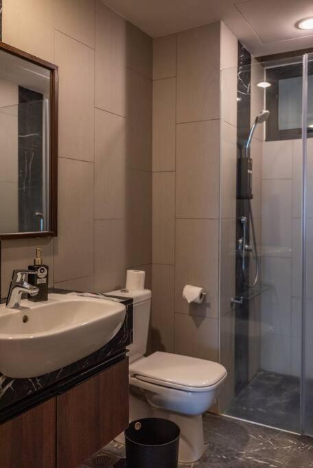 Fantasy Funland Retreat By The Only Bnb Tanjung Tokong Exterior foto