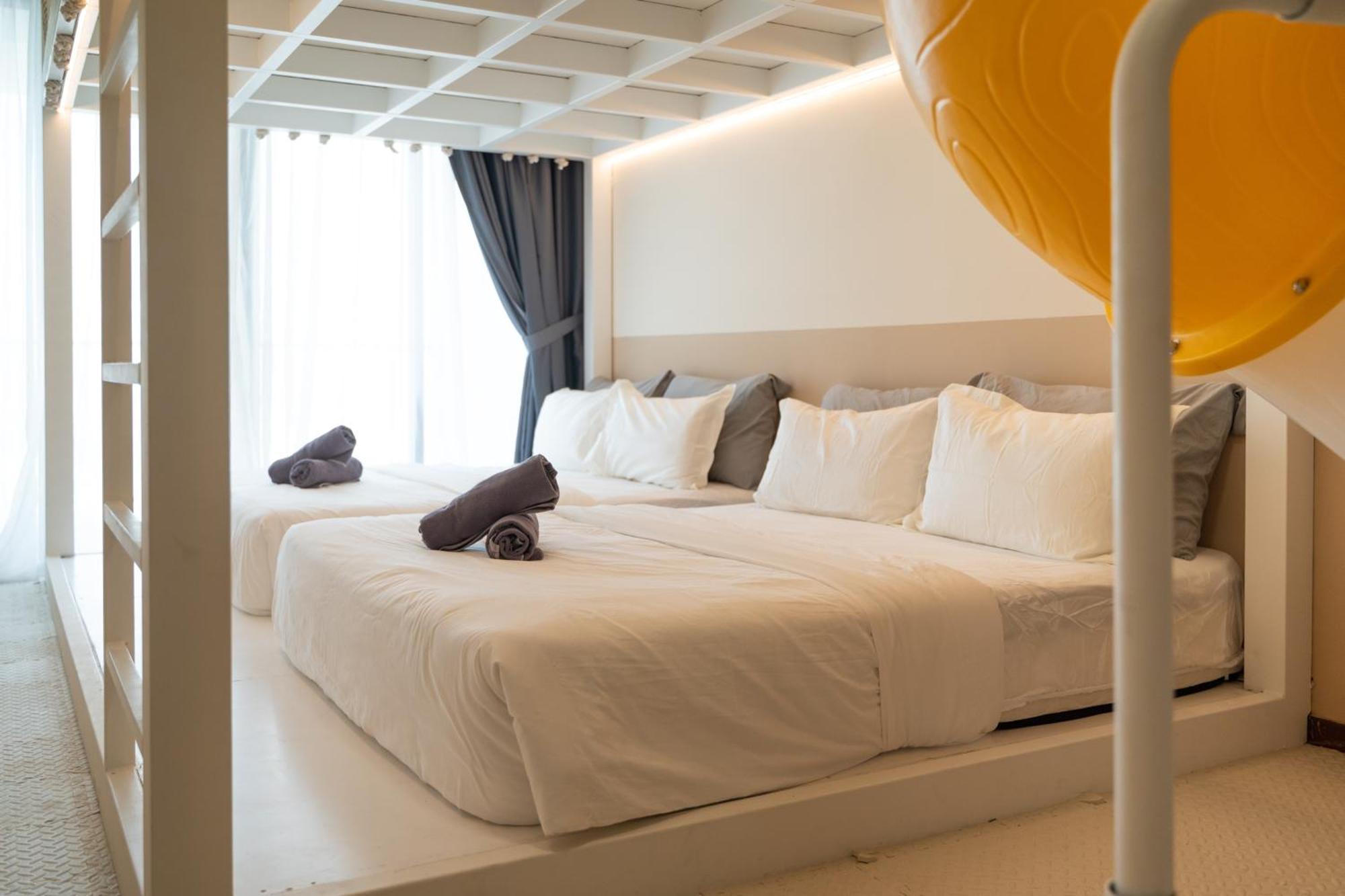 Fantasy Funland Retreat By The Only Bnb Tanjung Tokong Exterior foto